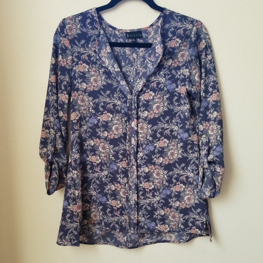 Bobeau Purple Floral Roll Tab Blouse XS